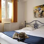 Vasca D'oro מלון דירות 3*